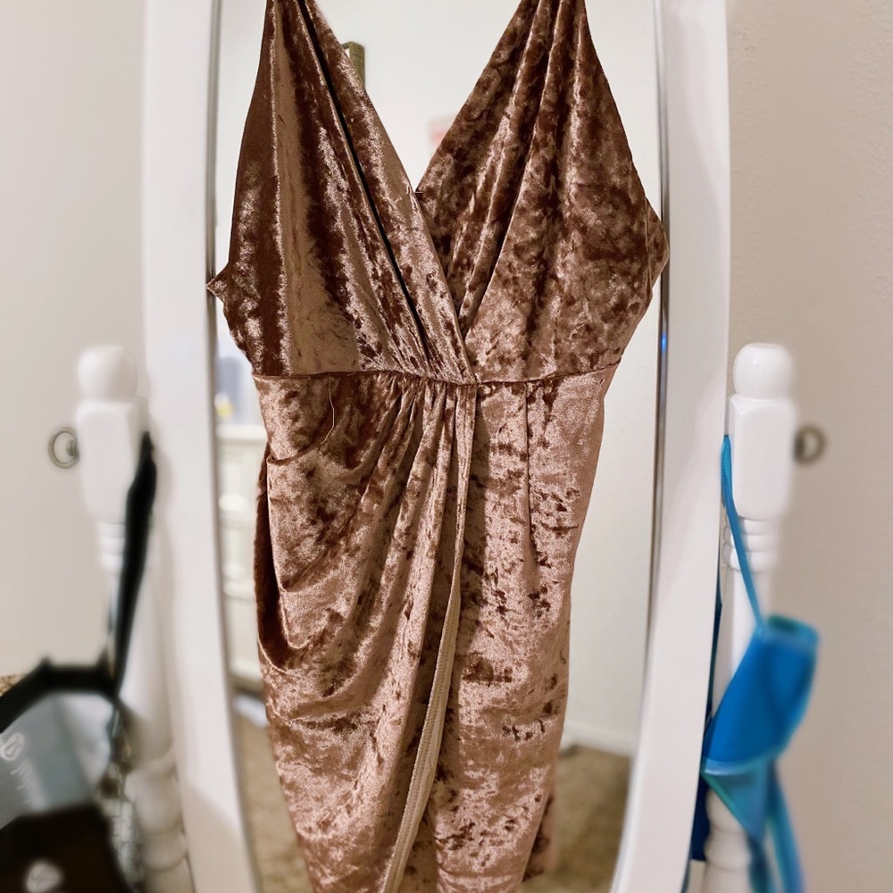 Dress - Picture 3 of 3